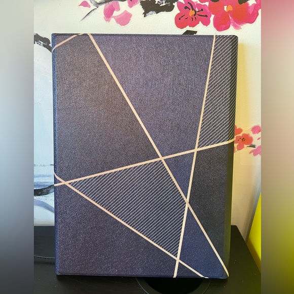 iPad Air 4th Gen 2020 10.9 Inch Trifold Tablet Cover Removable Wireless Keyboard - Picture 2 of 13